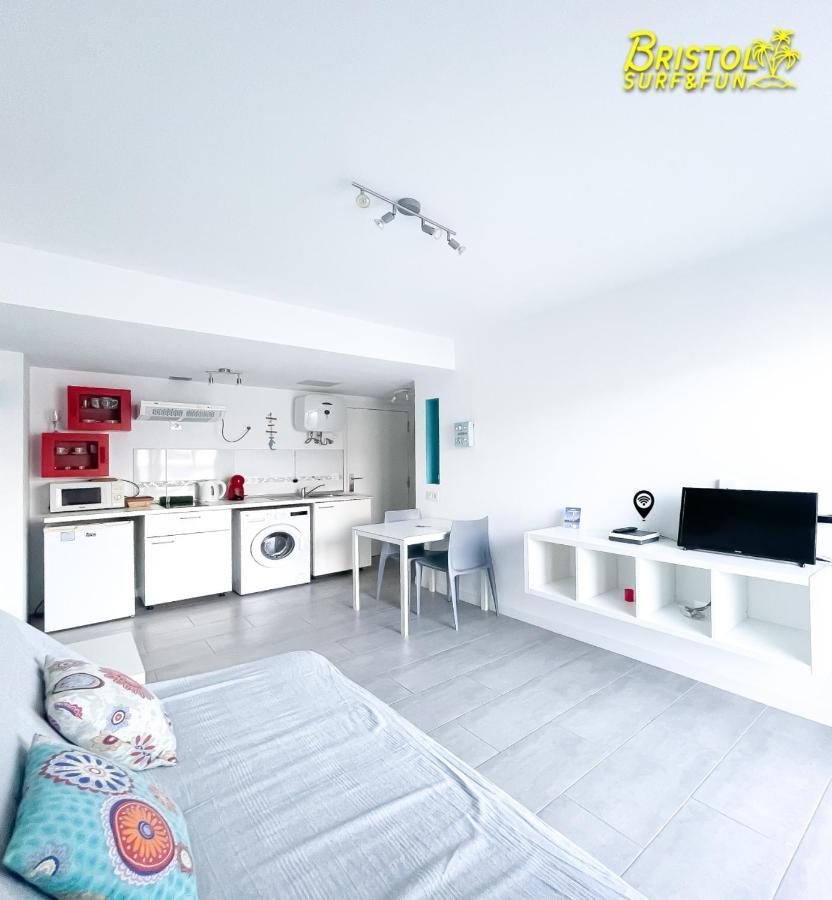 B-Rent Bristol Beach Surf & Fun コラレホ エクステリア 写真